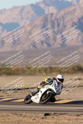 media/Dec-07-2025-CVMA (Sun) [[3e7d2de5dc]]/Race 18-Formula Twins-Formula 40 UL/